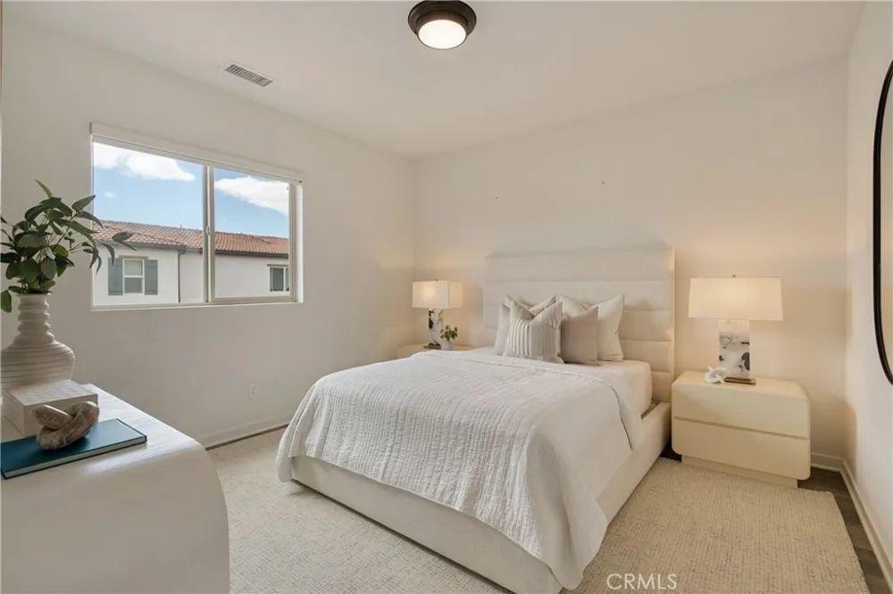 118 High Meadow Lake Forest, CA 92610