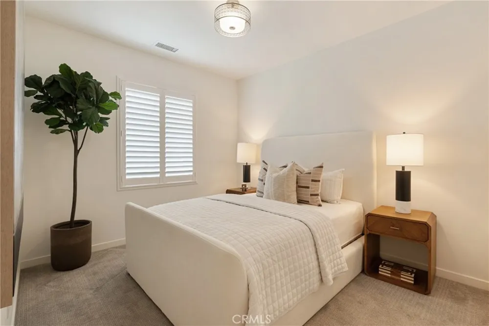 118 High Meadow Lake Forest, CA 92610