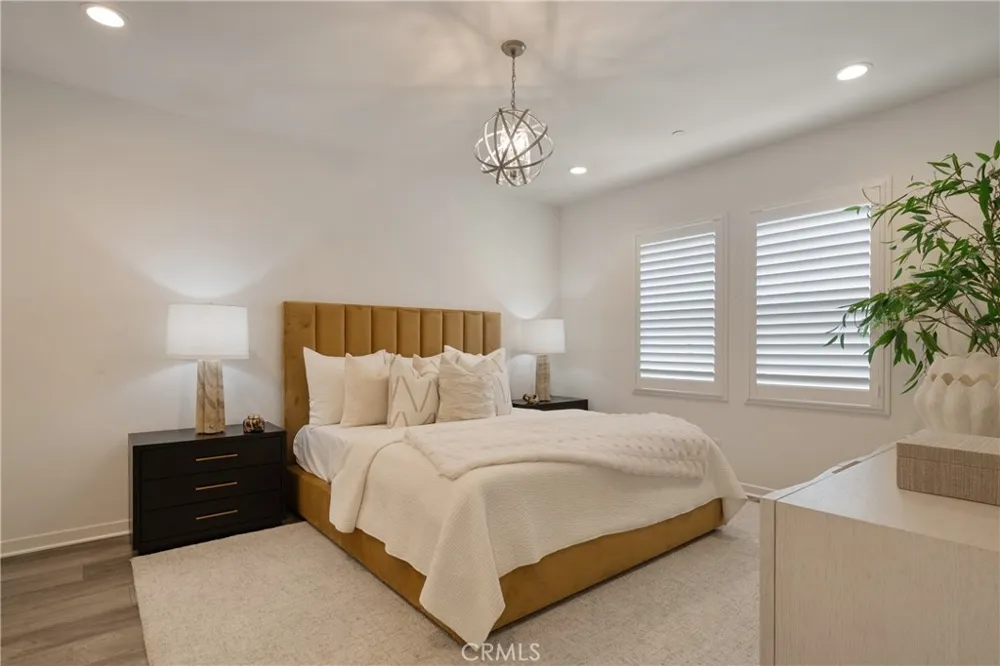 118 High Meadow Lake Forest, CA 92610