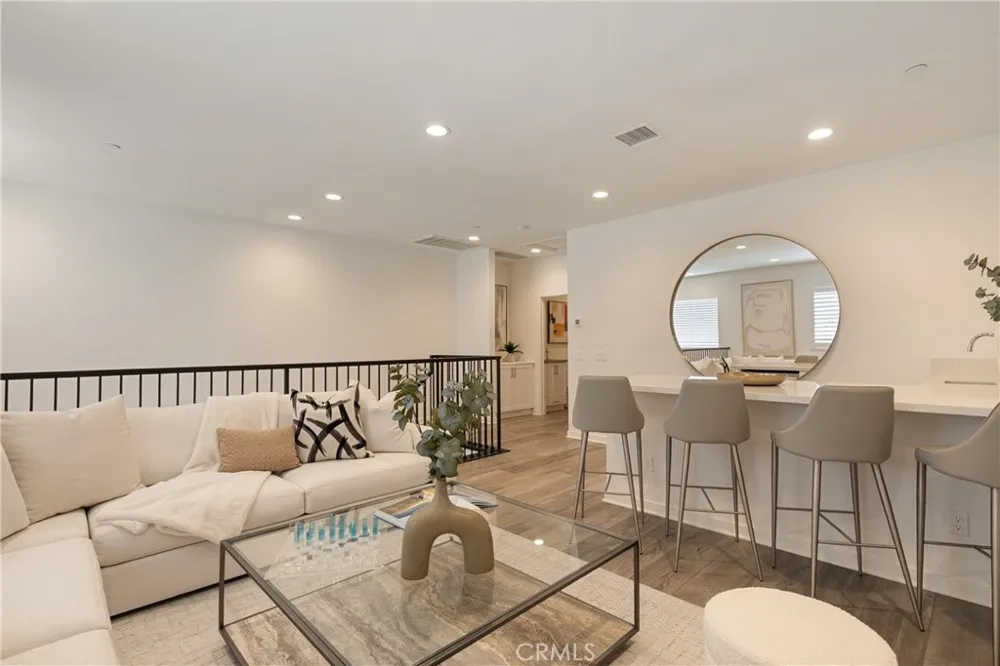118 High Meadow Lake Forest, CA 92610