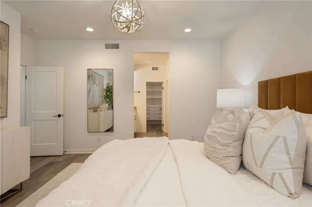 118 High Meadow Lake Forest, CA 92610