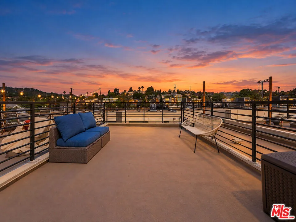 2928 Rowena Avenue #3 Los Angeles, CA 90039