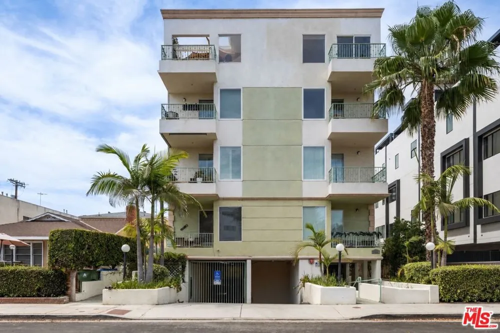 11801 Avon Way #5 Los Angeles, CA 90066
