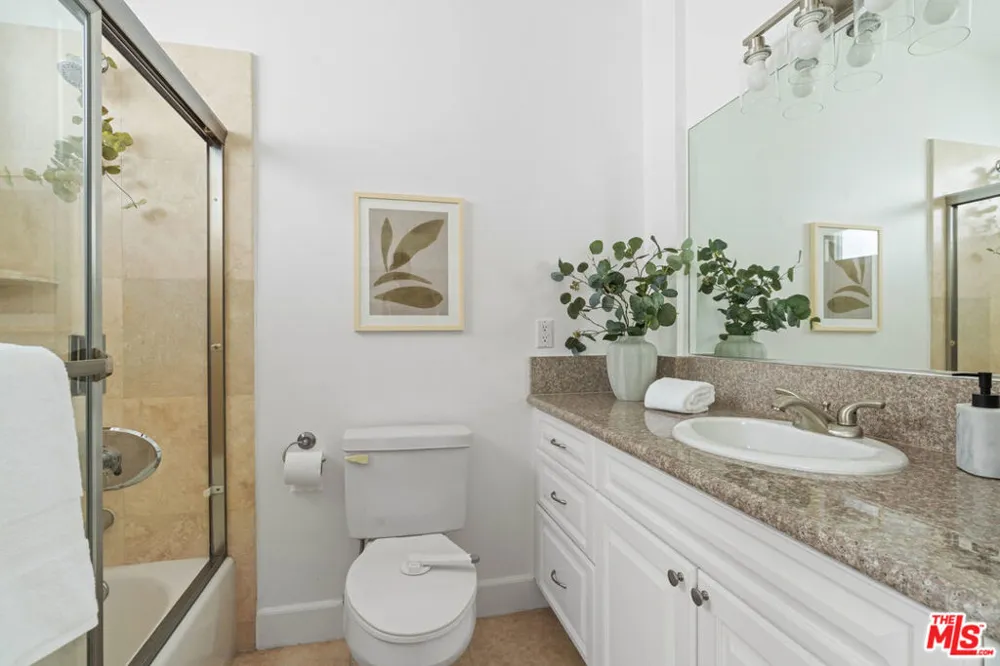 11801 Avon Way #5 Los Angeles, CA 90066