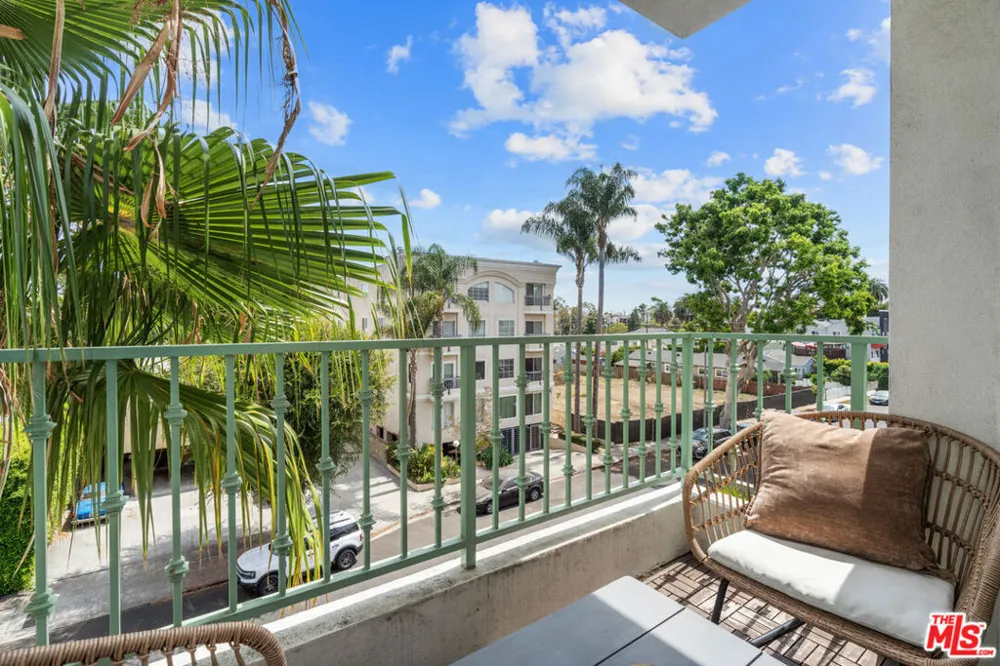 11801 Avon Way #5 Los Angeles, CA 90066