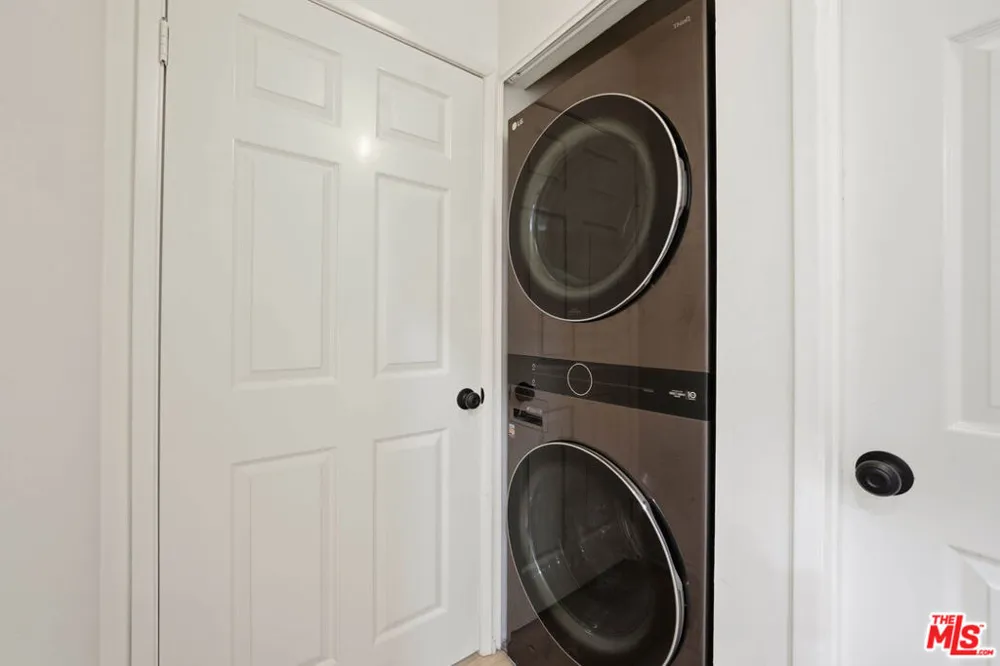 1820 S Beverly Glen Boulevard #208 Los Angeles, CA 90025