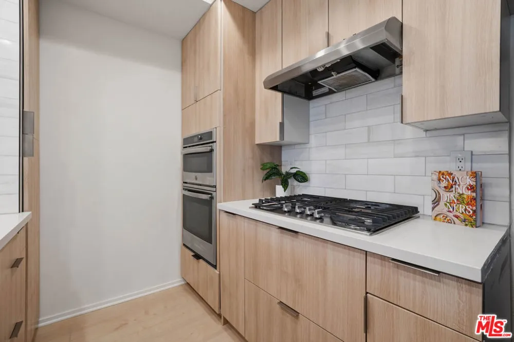 1820 S Beverly Glen Boulevard #208 Los Angeles, CA 90025