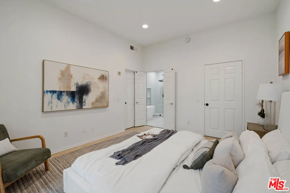 1820 S Beverly Glen Boulevard #208 Los Angeles, CA 90025