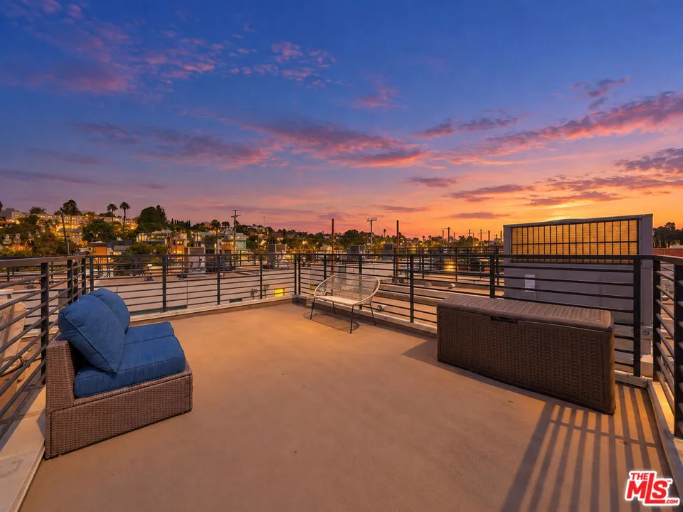 2928 Rowena Avenue #3 Los Angeles, CA 90039