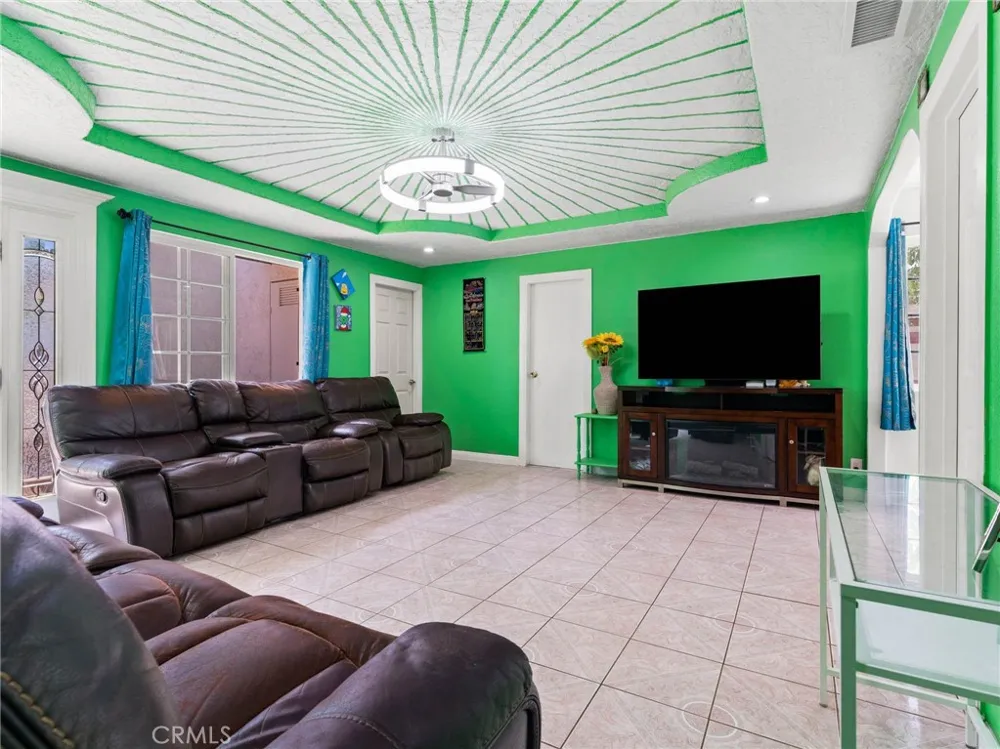 14804 Orange Hesperia, CA 92345