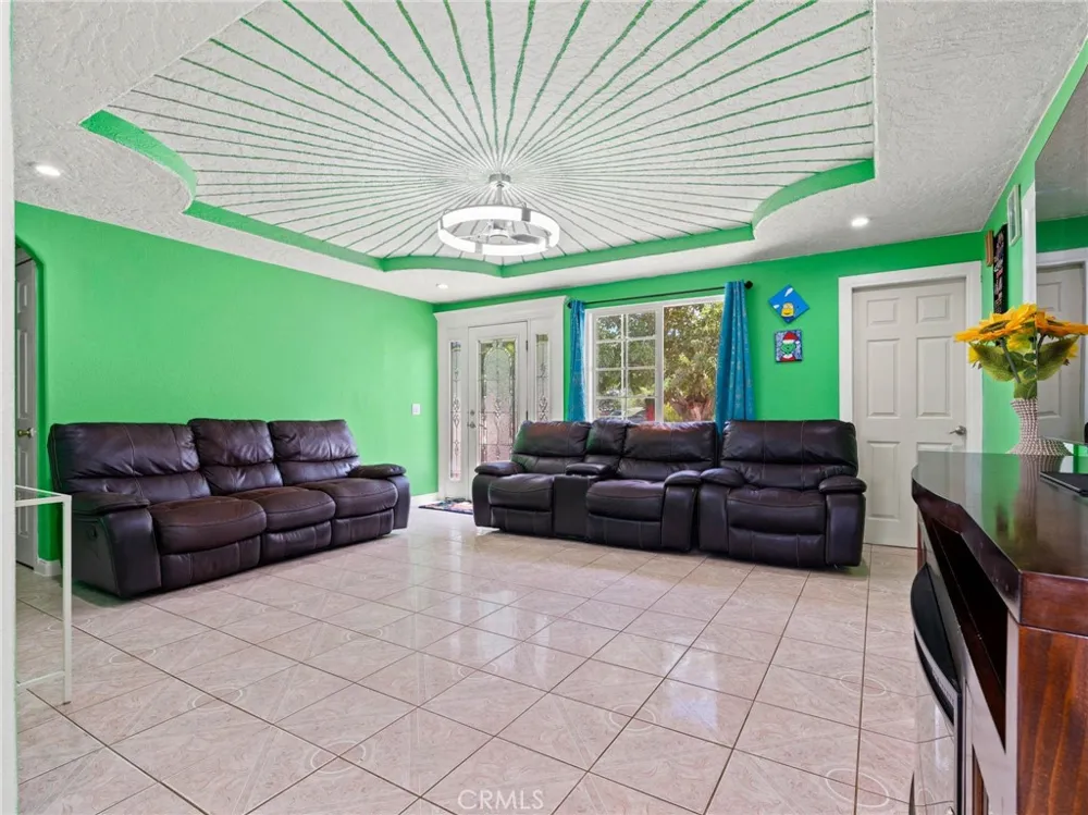 14804 Orange Hesperia, CA 92345