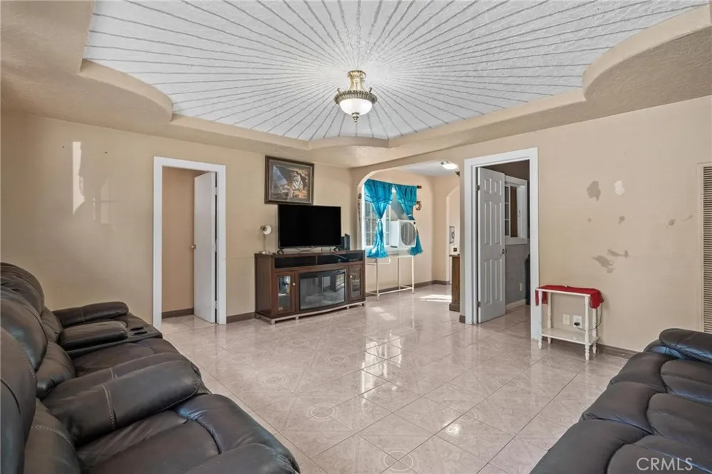 14804 Orange Hesperia, CA 92345