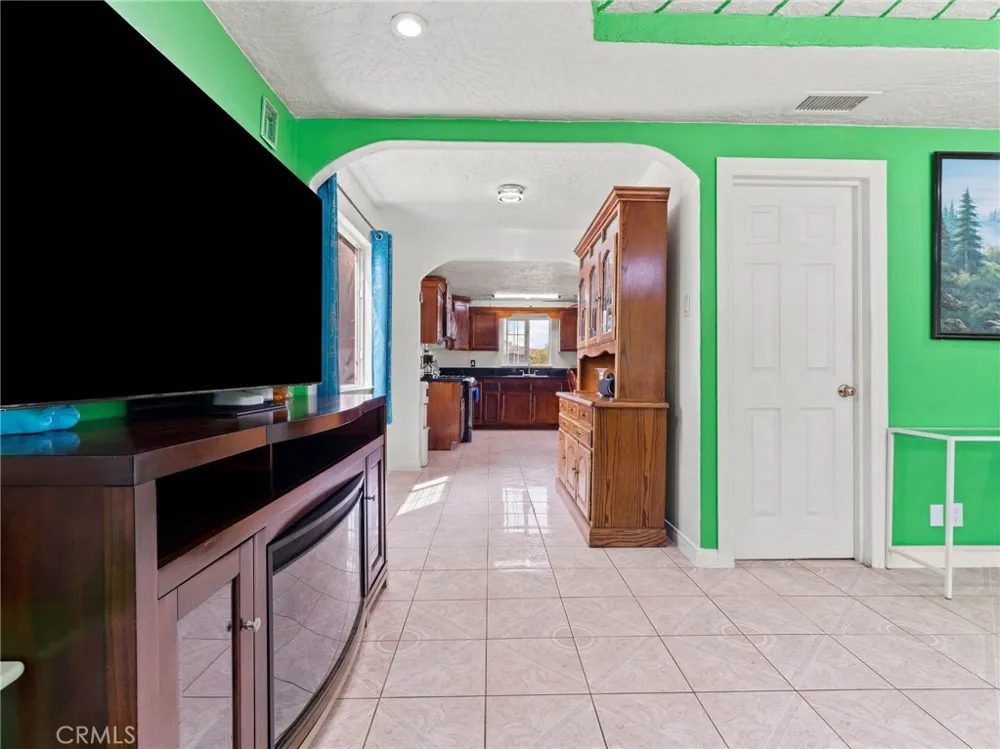 14804 Orange Hesperia, CA 92345