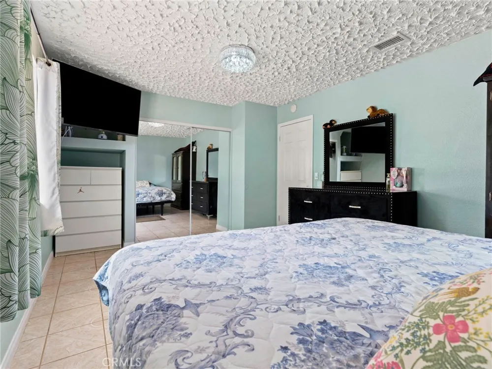 14804 Orange Hesperia, CA 92345