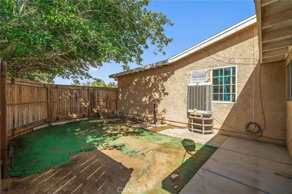 14804 Orange Hesperia, CA 92345