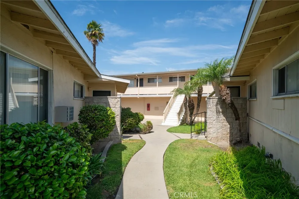 1116 West Avenue Fullerton, CA 92833