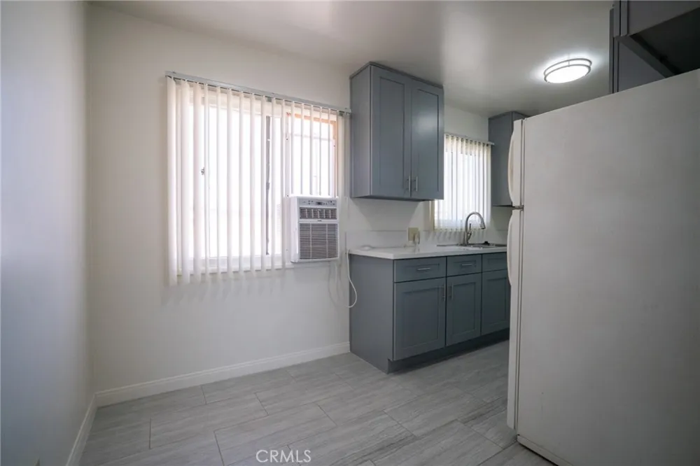 1116 West Avenue Fullerton, CA 92833