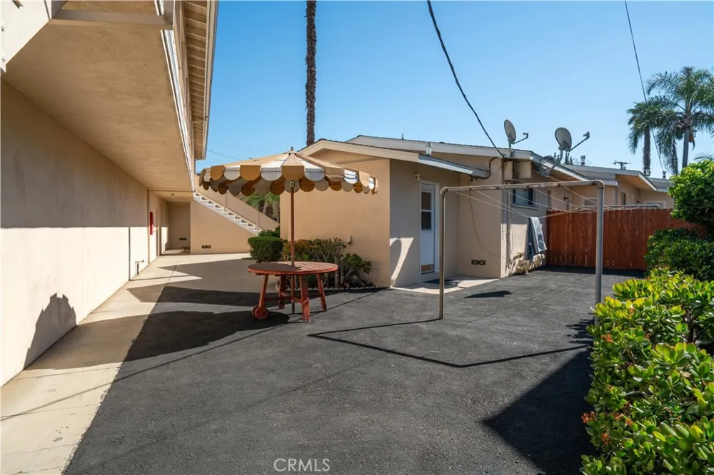1116 West Avenue Fullerton, CA 92833