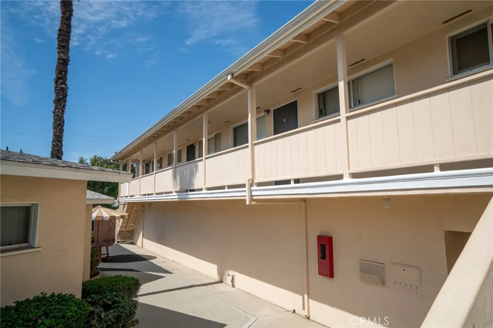 1116 West Avenue Fullerton, CA 92833