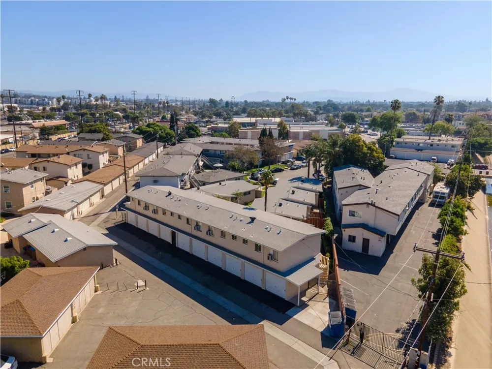 1116 West Avenue Fullerton, CA 92833