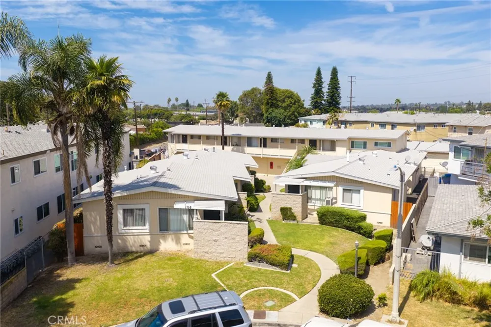 1116 West Avenue Fullerton, CA 92833