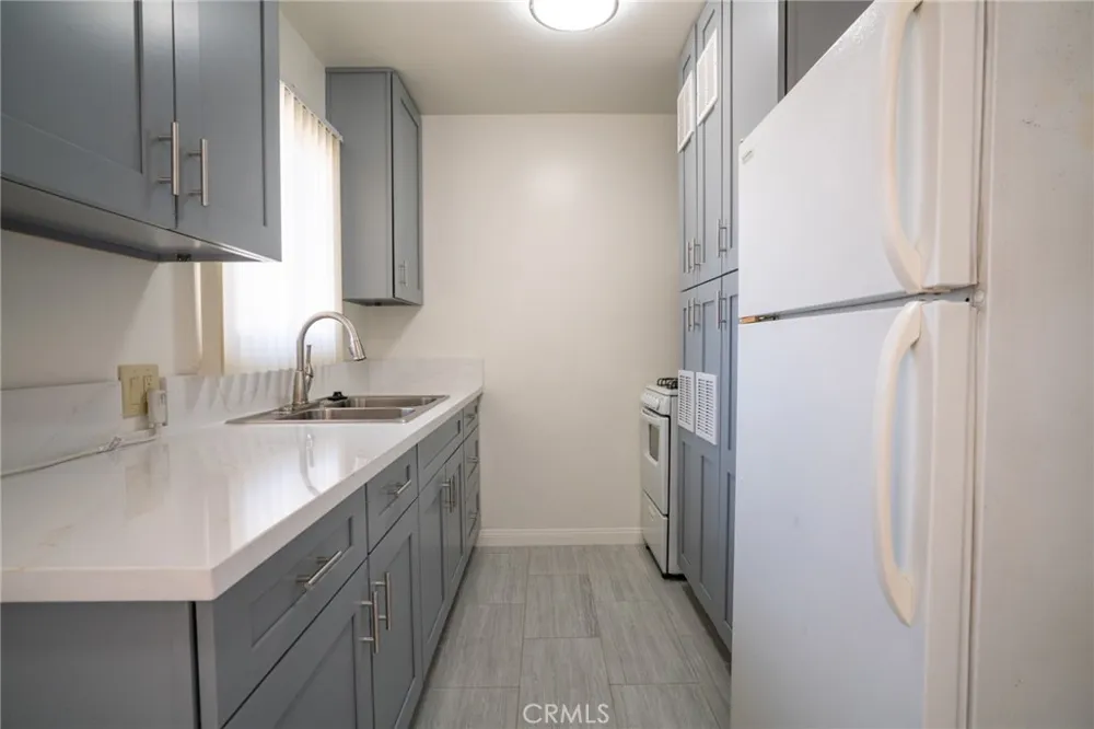 1116 West Avenue Fullerton, CA 92833
