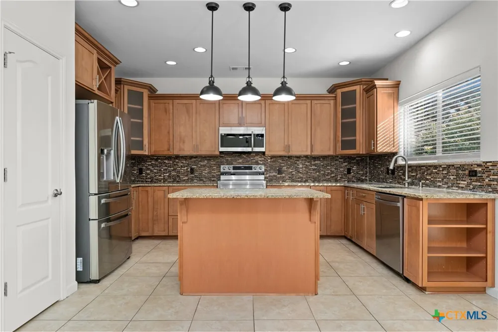 17 Nikita Drive San Antonio, TX 78248