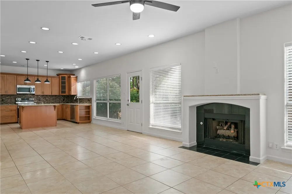 17 Nikita Drive San Antonio, TX 78248