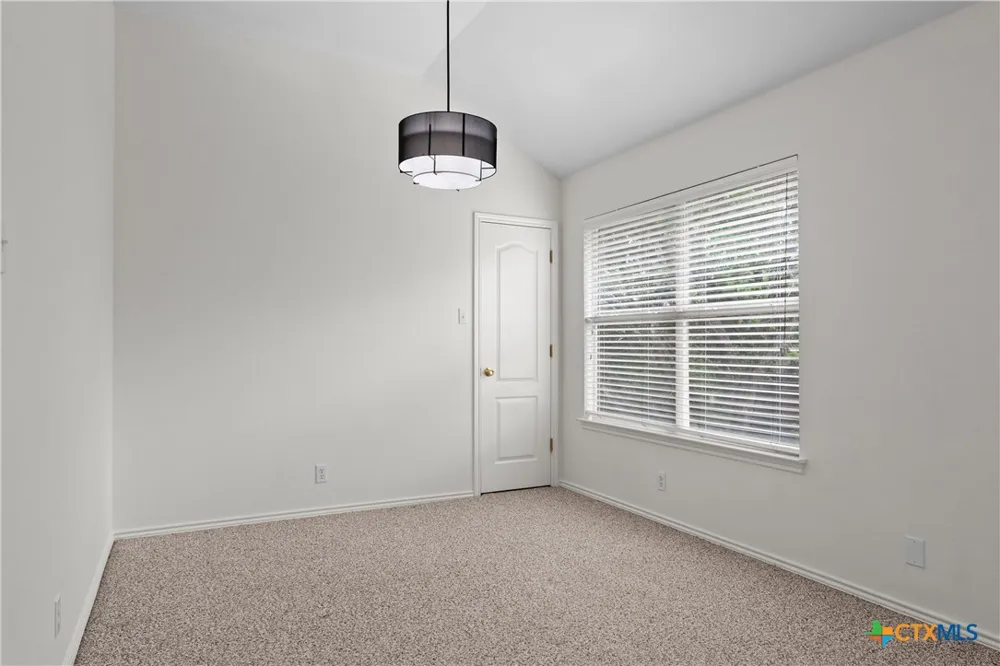 17 Nikita Drive San Antonio, TX 78248