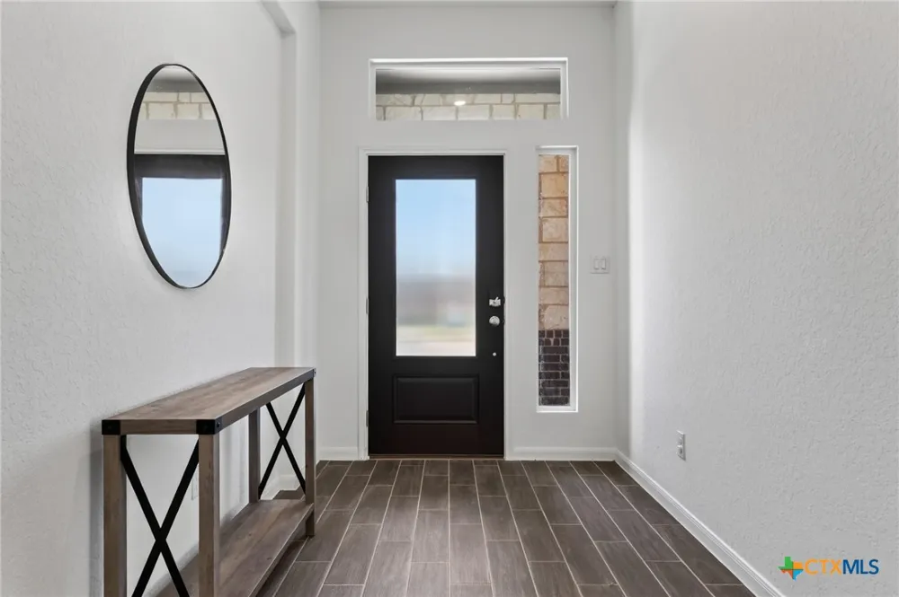 9351 Oxford Shire San Antonio, TX 78254