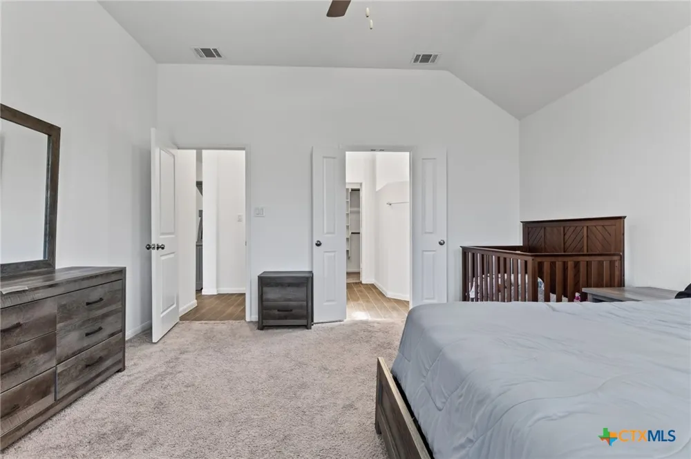 9351 Oxford Shire San Antonio, TX 78254