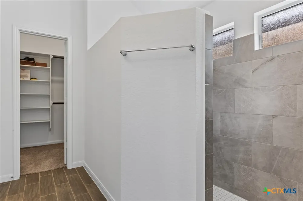 9351 Oxford Shire San Antonio, TX 78254