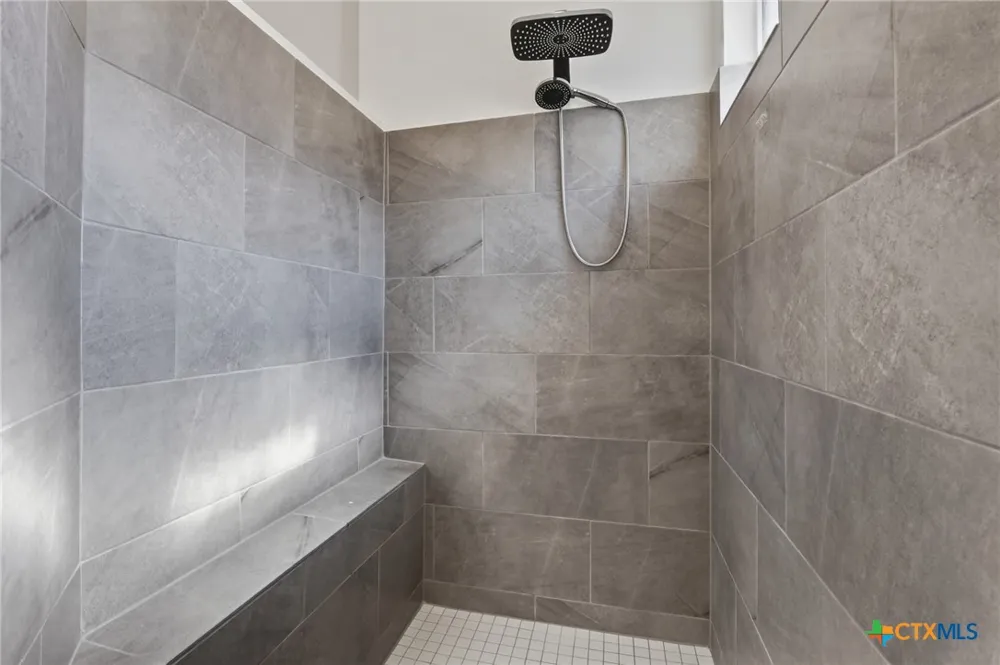 9351 Oxford Shire San Antonio, TX 78254