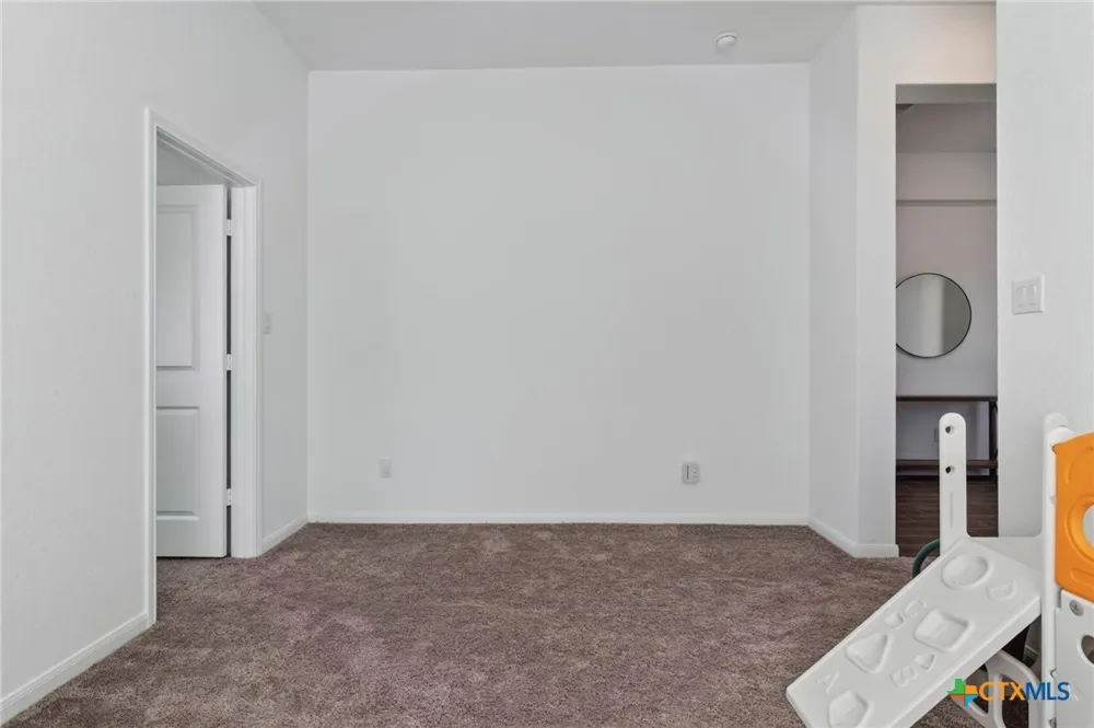 9351 Oxford Shire San Antonio, TX 78254