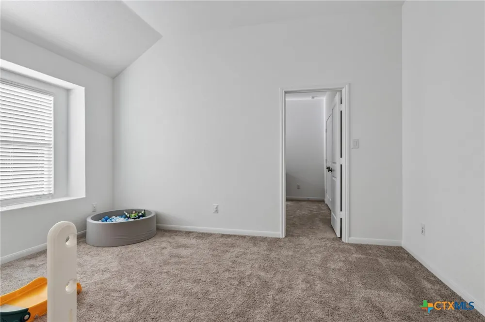 9351 Oxford Shire San Antonio, TX 78254