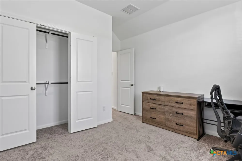 9351 Oxford Shire San Antonio, TX 78254