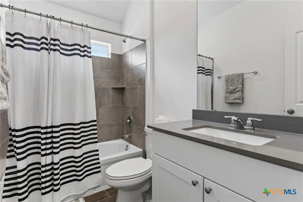 9351 Oxford Shire San Antonio, TX 78254