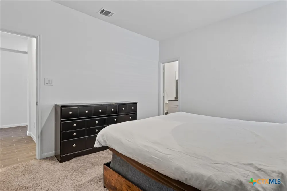 9351 Oxford Shire San Antonio, TX 78254