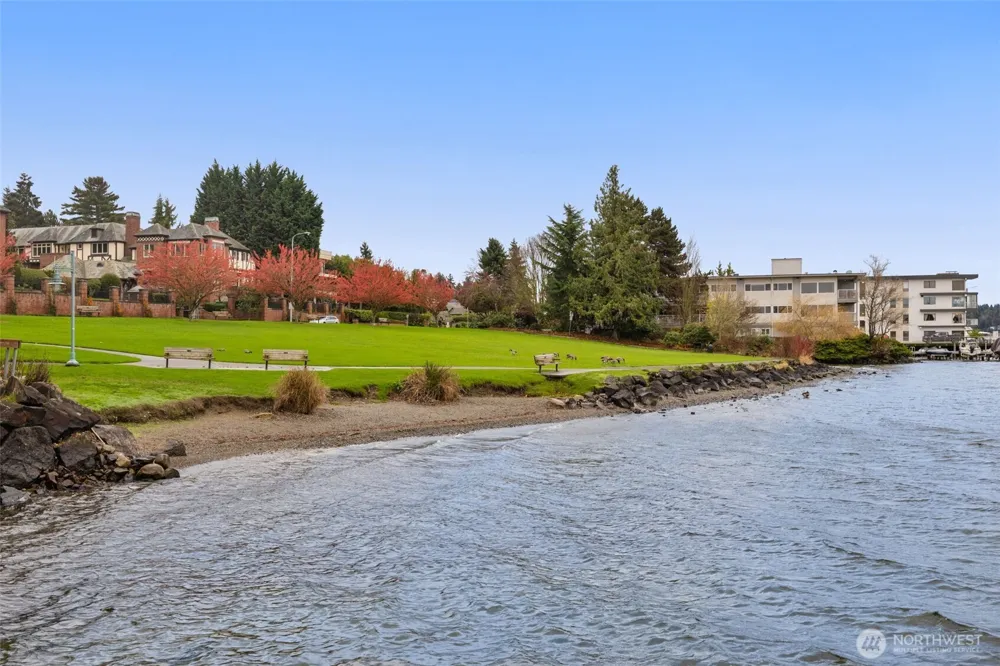 10612 NE 54th Lane Kirkland, WA 98033