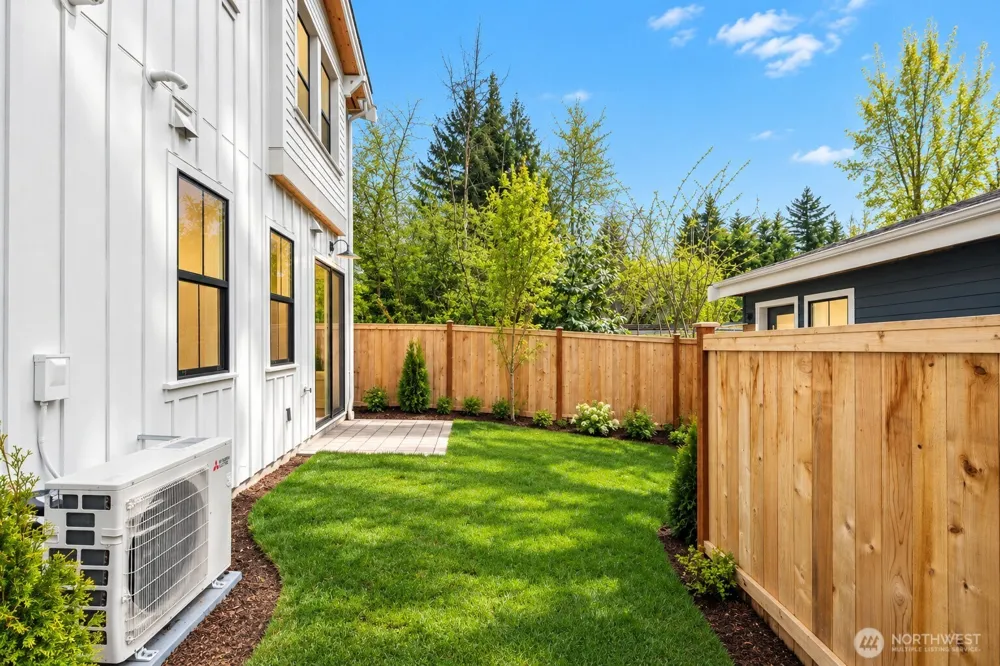 10612 NE 54th Lane Kirkland, WA 98033