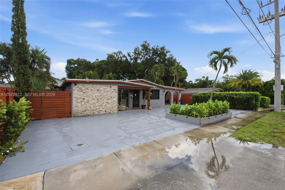 2616 NE 6th Ave Wilton Manors, FL 33334