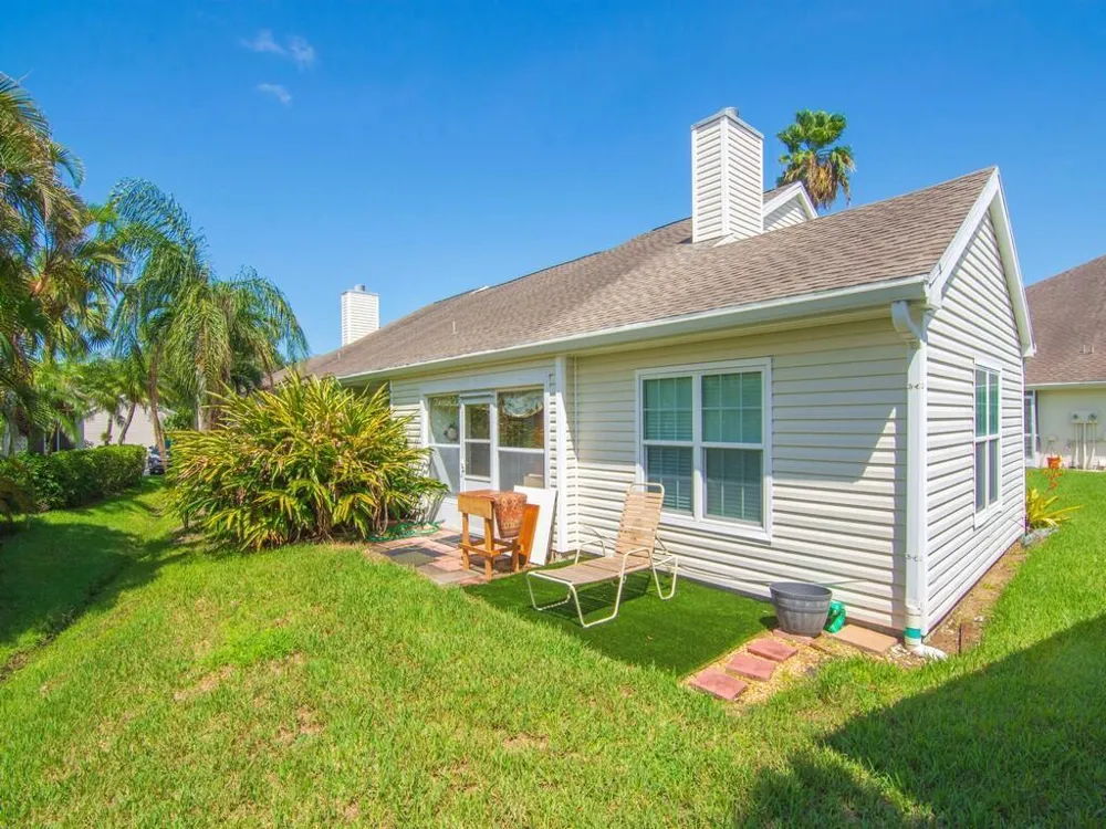 1901 Westminster Circle Vero Beach, FL 32966
