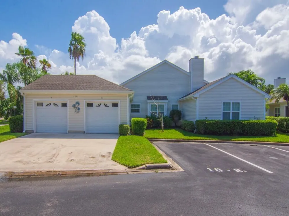 1901 Westminster Circle Vero Beach, FL 32966