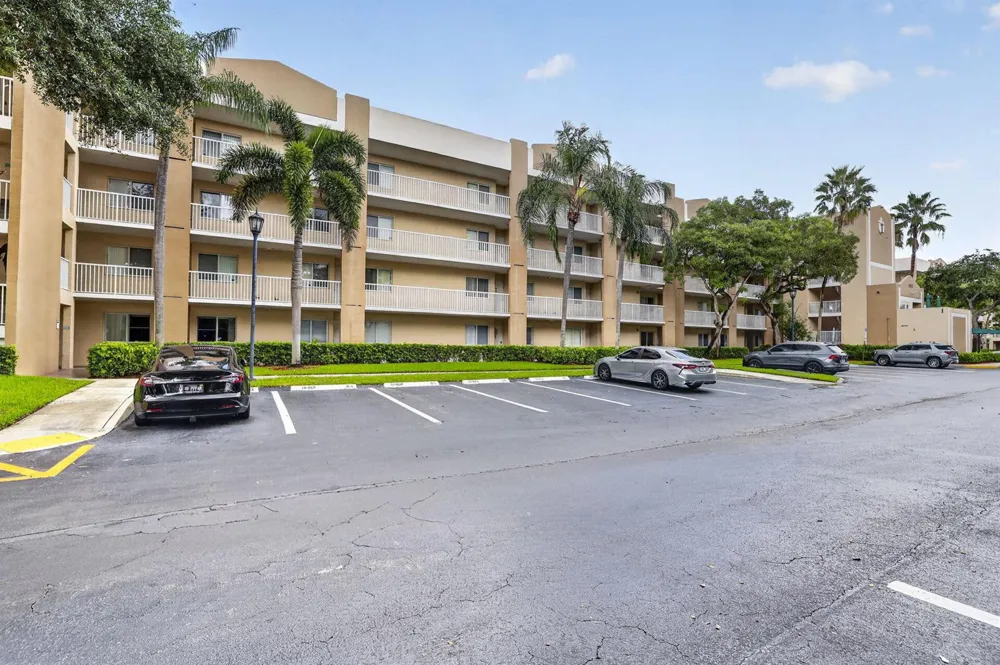 9537 Weldon Circle #405 Tamarac, FL 33321