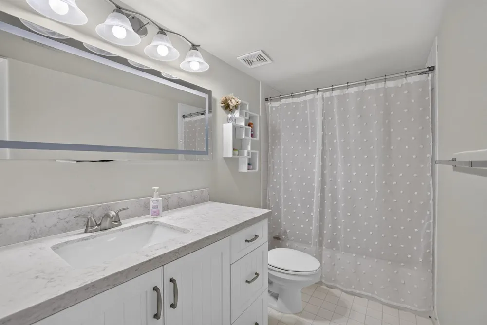 9537 Weldon Circle #405 Tamarac, FL 33321