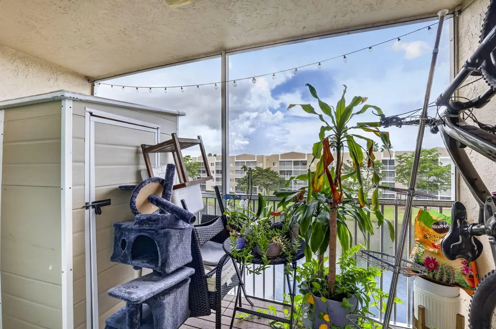 9537 Weldon Circle #405 Tamarac, FL 33321