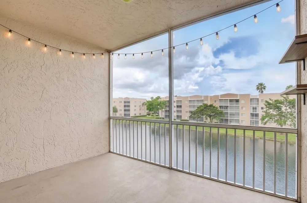 9537 Weldon Circle #405 Tamarac, FL 33321