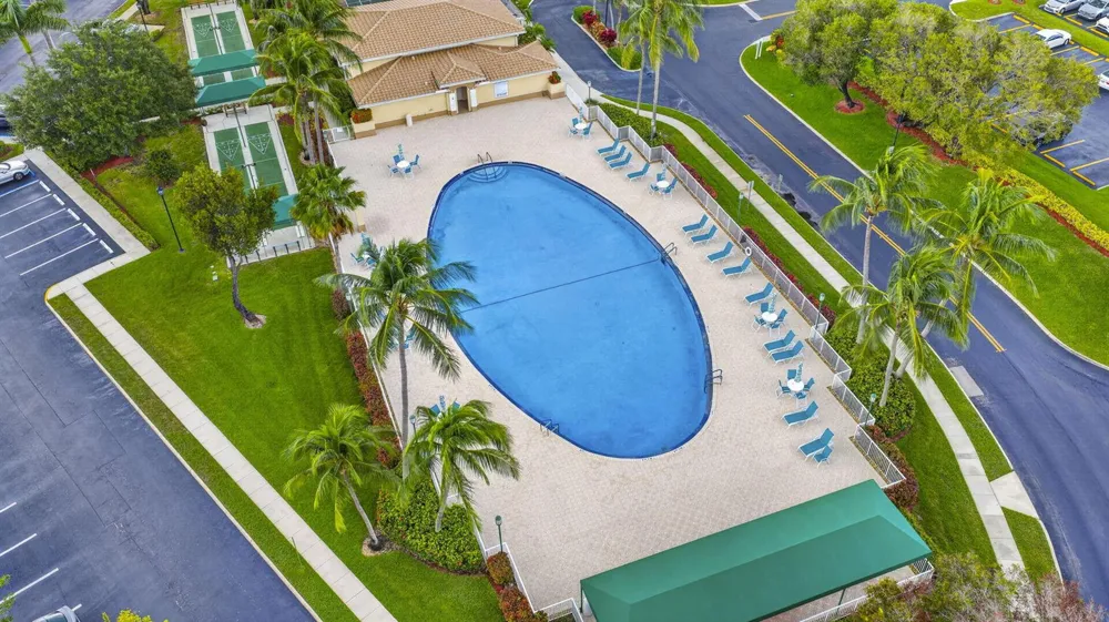 9537 Weldon Circle #405 Tamarac, FL 33321
