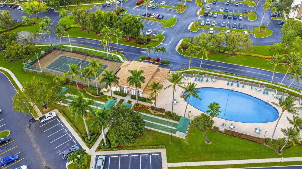 9537 Weldon Circle #405 Tamarac, FL 33321
