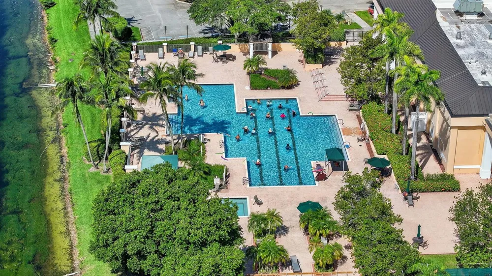 9537 Weldon Circle #405 Tamarac, FL 33321